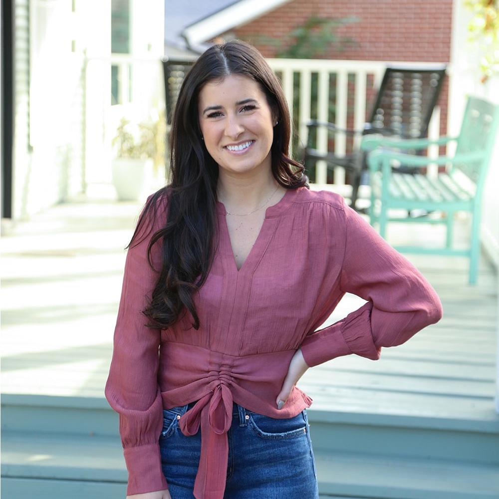 NWT DOE & RAE Cinch Front Blouse Top in Mauve